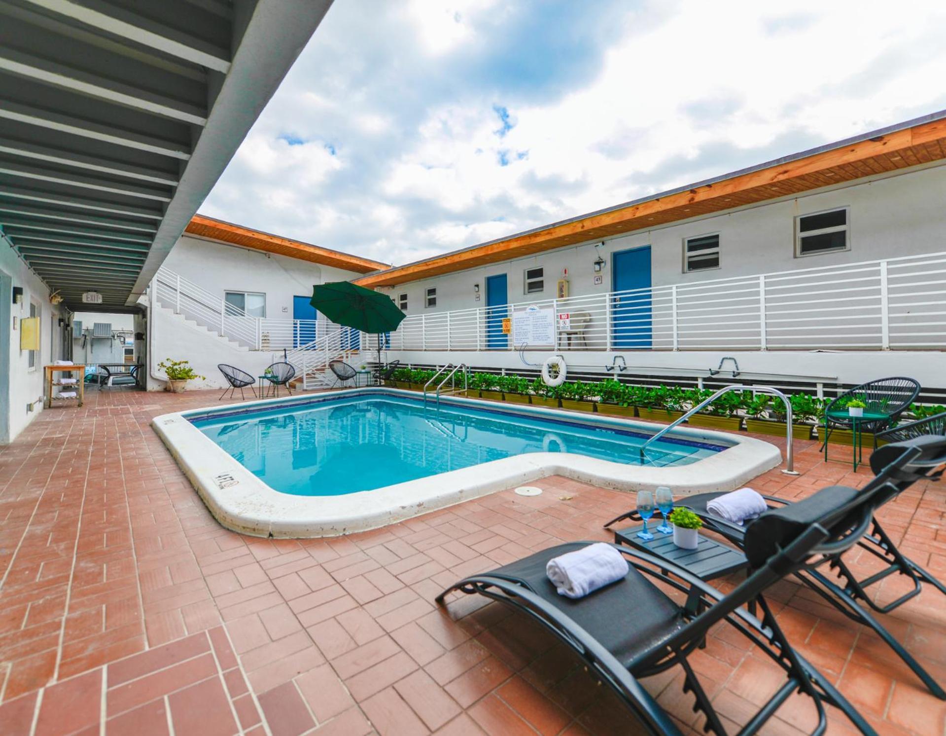 Amazing Balcony Studio At The Beach With Parking -M44 Голливуд Экстерьер фото