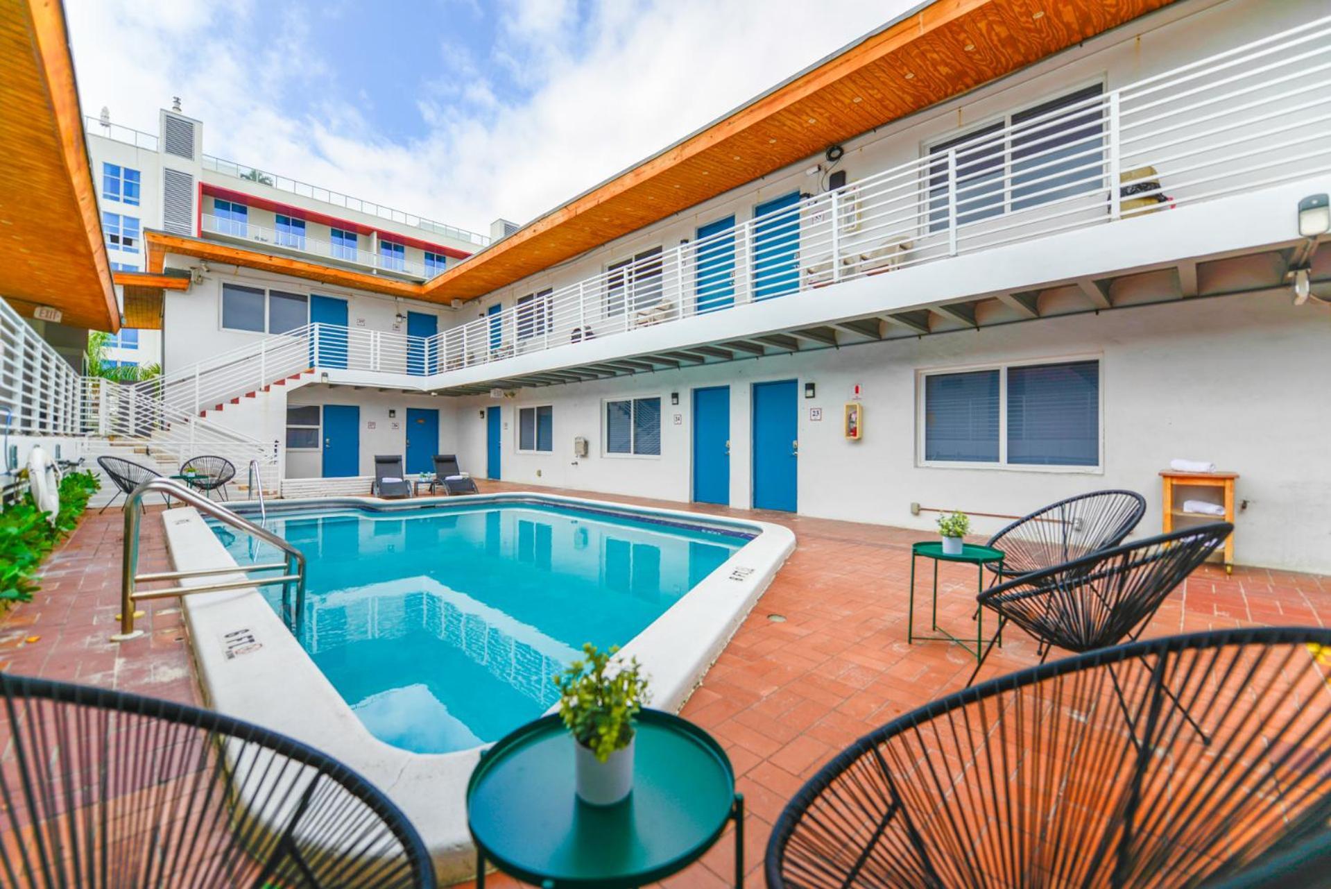 Amazing Balcony Studio At The Beach With Parking -M44 Голливуд Экстерьер фото