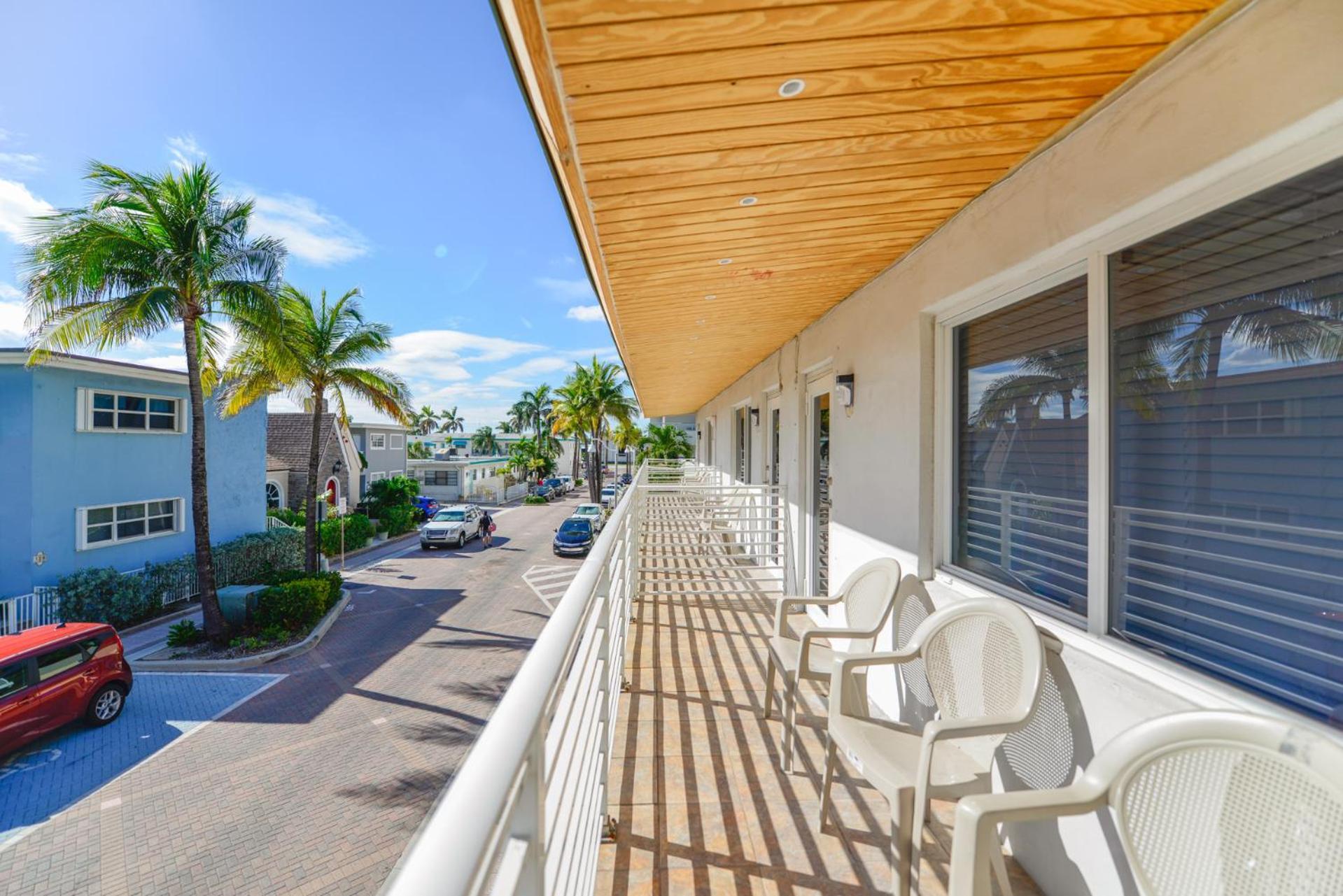 Amazing Balcony Studio At The Beach With Parking -M44 Голливуд Экстерьер фото